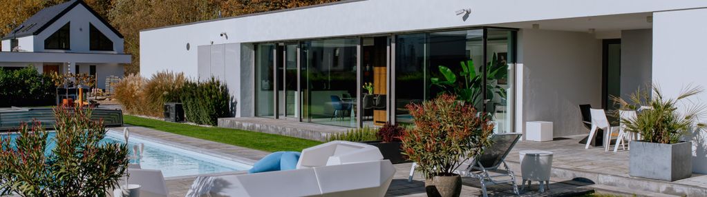 Nowoczesny dom z basenem w góraszce