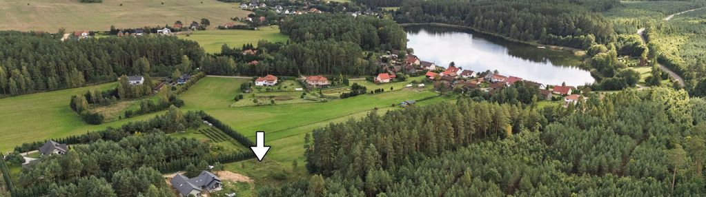 Działka budowlana w szczycionku przy ścianie lasu