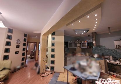 68,51m2, 3pokoje,loggia, oś. zamknięte, ul leśna!