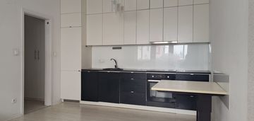 Wołomin – 2 pokoje z garderobą, balkon i garaż