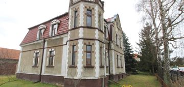 Nietuzinkowy dworek po dużym remoncie, w centrum