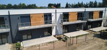 Nowe bezczynszowe mieszkania w zabudowie szeregowej – wysoki standard, ogródki i 2 miejsca postojowe