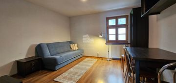 Kazimierza wlk.,,3 pok.,iiip.,74m2, m.miejskie