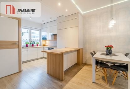 Segment-apartament 2 poziomowy- garaż-ogród