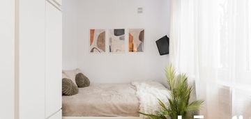 Super okazja! 2 pokoje z balkonem i metro!