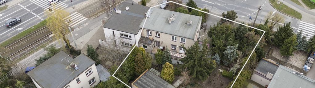 Dom bliźniaczy z dużą działką pod firmę