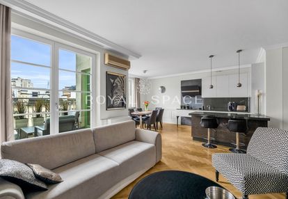 Apartament z basenem obok łazienek królewskich!