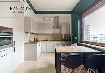 Dwu-pozimowe, balkon, parking, przestronne!