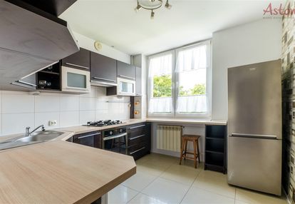 Mieszkanie tychy - balkon, widok na skwer
