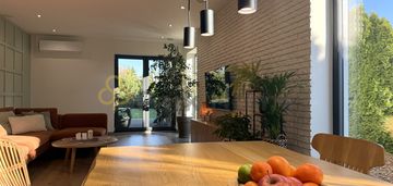 Parterowy dom wolnostojący- zachwycające wnętrze!