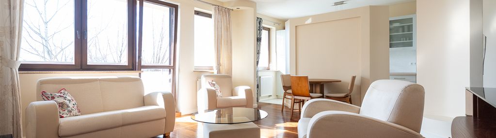 Ładne, słoneczne, z windą na zielonej sadybie!