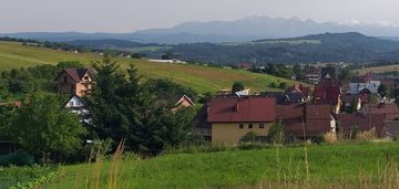 Widokowa działka budowlana w pobliżu wyciągu .