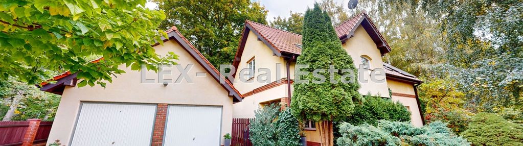 Dom w podwarszawskim komorowie.