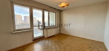 3 pokoje z oddzielną kuchnią w budynku z windą!