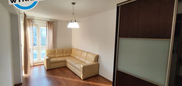 Redłowo 2 pokoje, duży balkon, blisko skm