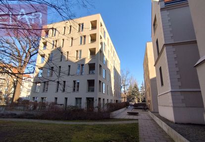 Ogrody graua tuż przy pl.grunwaldzkimz garażem