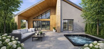 Dom typu stodoła|duże przeszklenia|blisko warszawy