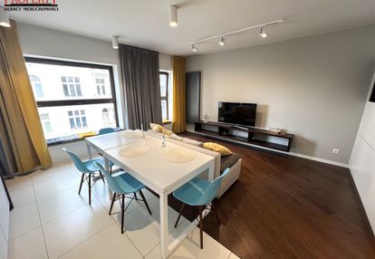 Komfortowy apartament w centrum łodzi obok parku.