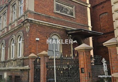 Zabytkowa kamienica z xix wieku w sercu bydgoszczy