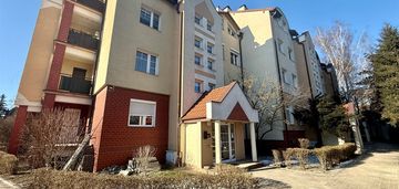 3 pokoje 74,8m2 1 piętro garaż 2 tarasy blok 98r