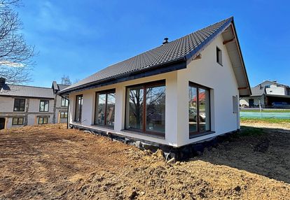 Nowy, funkcjonalny dom do wykończenia