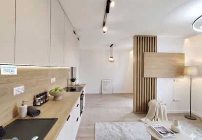 Dwa pokoje po remoncie w apartamentowcu na5piętrze