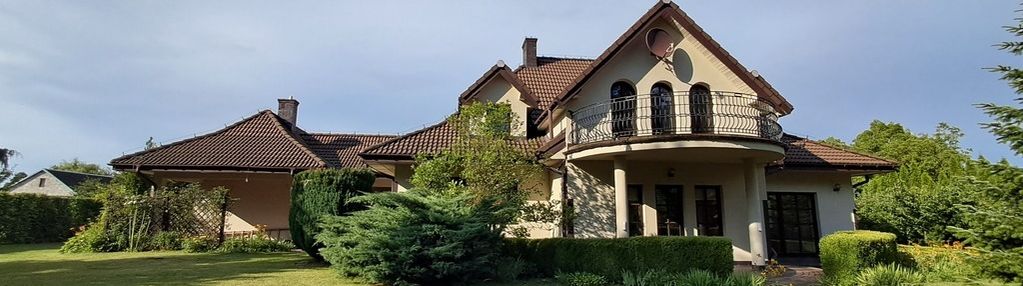 Rodzinny dom z dużą działką – 5 minut od płocka