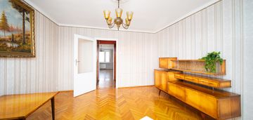 Dwa duże pokoje w ścisłym centrum pabianic