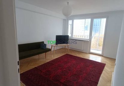 Dwa duże pokoje przy metrze politechnika