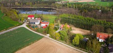 Dom w pięknej, malowniczej okolicy, jezioro, las