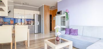 Przestronne dwupokojowe mieszkanie z balkonem