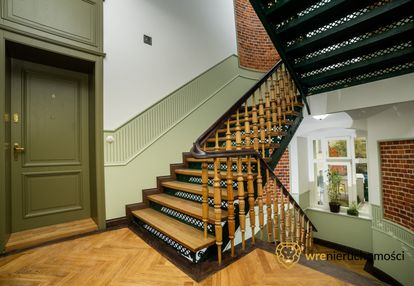 Apartament dwupoziomowy w zabytkowej kamienicy