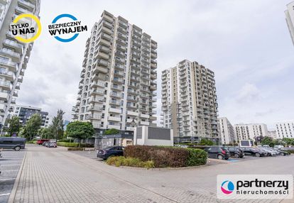 2 pokoje albatross towers z miejscem w hali