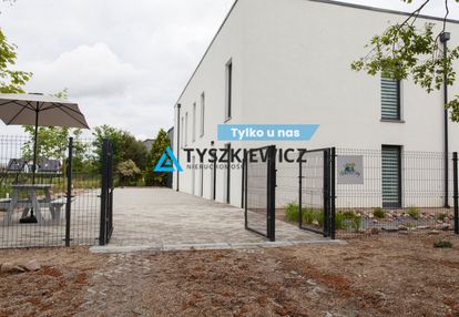 Obiekt handlowo-usługowy z pokojami na wynajem