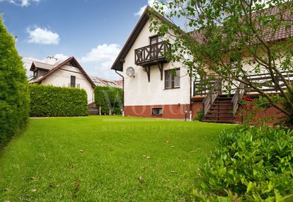 Dom wolnostojący na sprzedaż, ładna działka