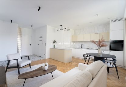 Kamienica, 86,5m2, do wejścia