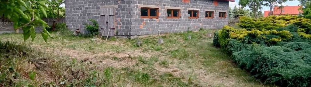 Działka budowlana z budynkiem 290m2, media