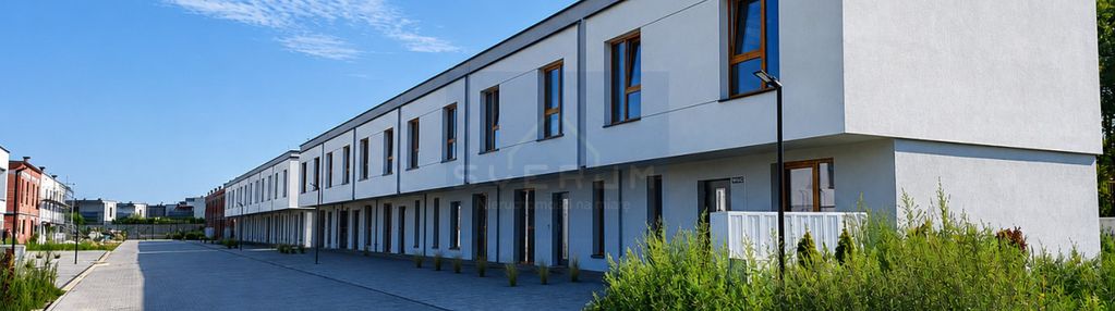 Nowy dom w zabudowie szeregowej, parkitka
