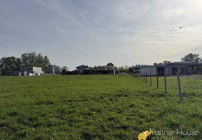 Oaza spokoju nad rzeką działka z prywatną drogą.
