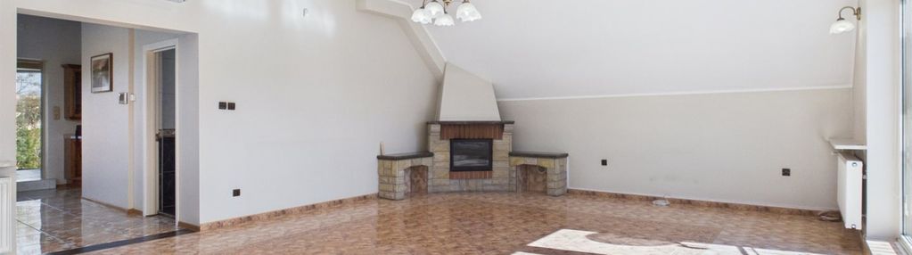 Trzcianka dom wolnostojący blisko stawu rybnego