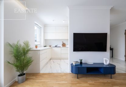 Jasny apartament 70 m², z miejscem w hali