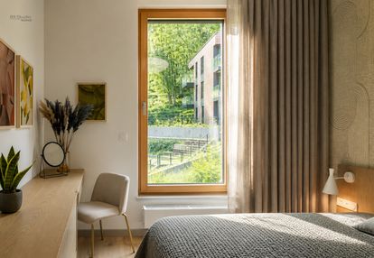 B. wysoki standard / w  enklawie zieleni / top