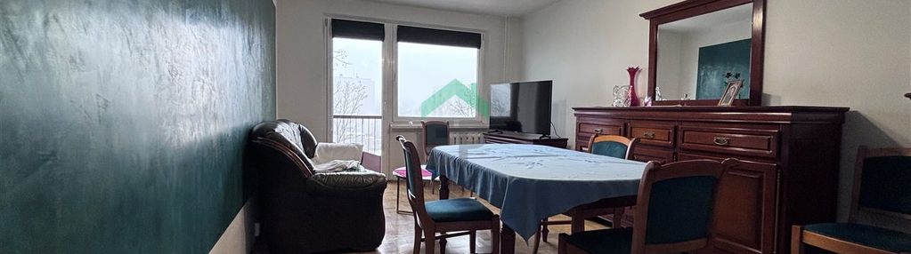 Sprzedam mieszkanie na pierwszym piętrze w bloku.