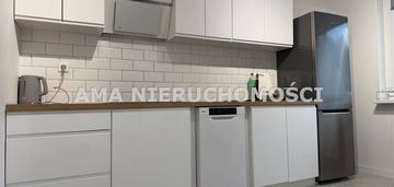 Duże, trzypokojowe mieszkanie z balkonem