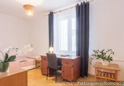 * dwa oddzielne pokoje w centrum * 2 piętro *