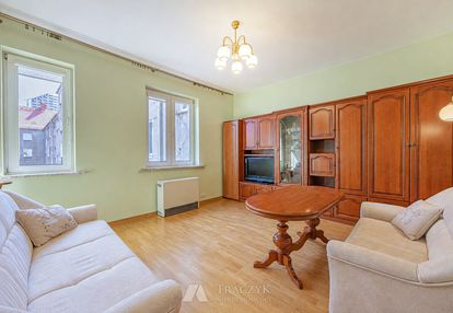 Grunwnald_2m_osobna kuchnia_wysokie sufity