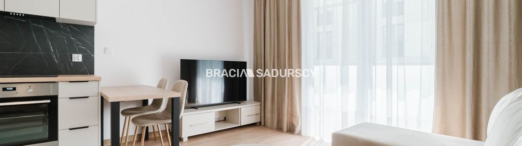 2 pok ok 35,4 m2 blisko centrum z dużym balkonem