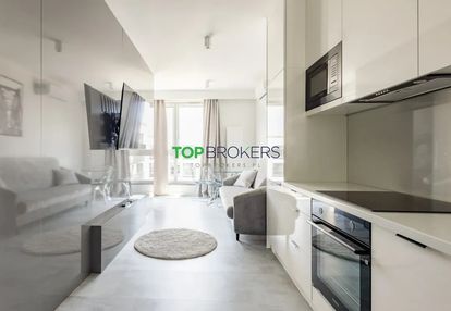 Nowoczesne dwa pokoje, klima, garaż