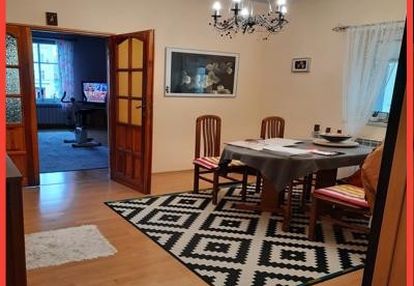 Mogilno- kamienica na rynku 175m2, lokal handlowy