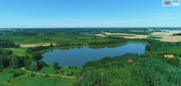 Działka z linią brzegową jeziora świętajno. mokiny